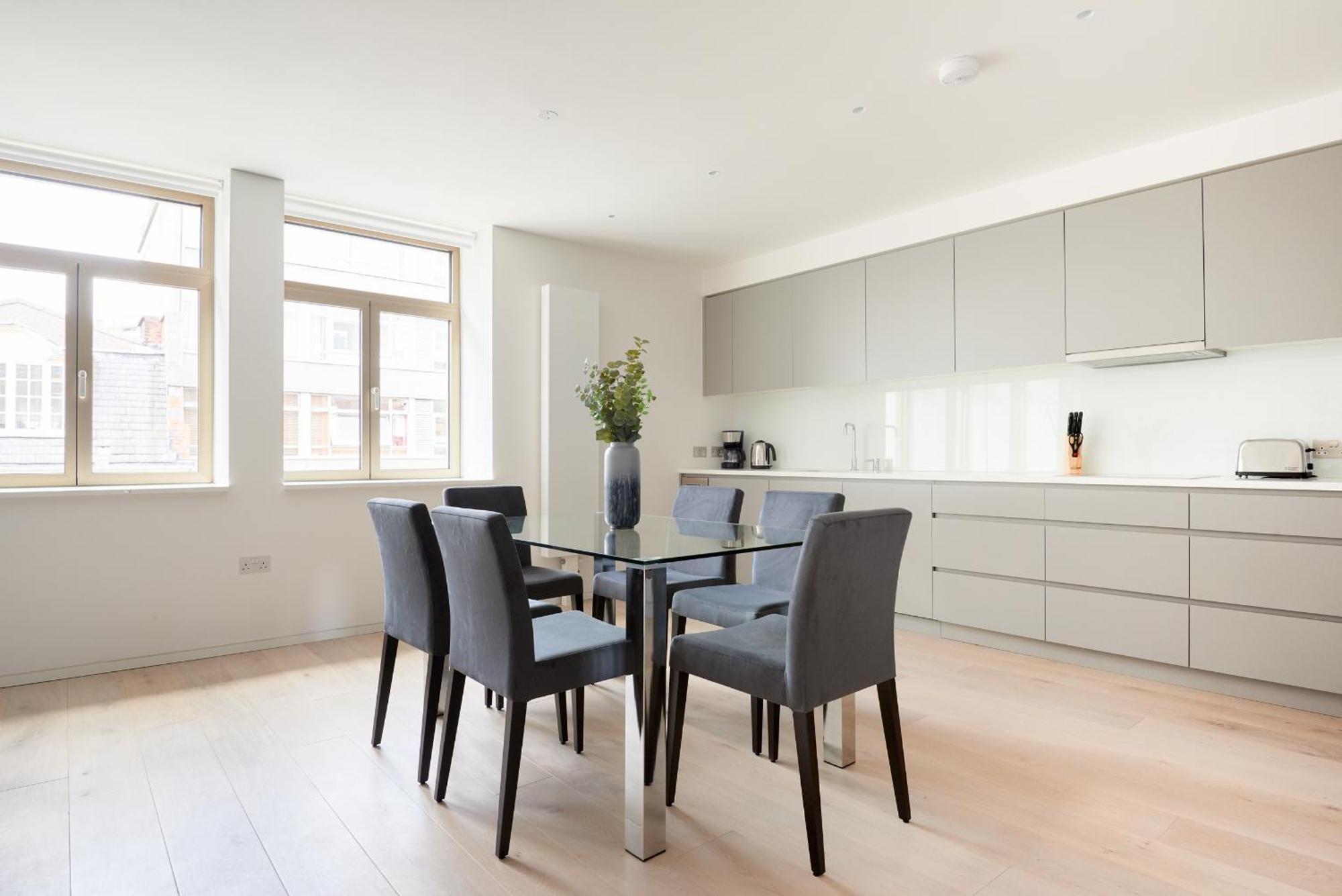 Sonder Oxford Circus Aparthotel London Room photo